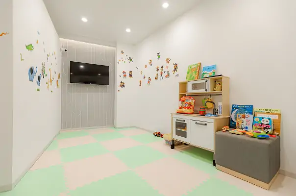 お子様連れでも安心のキッズスペース完備